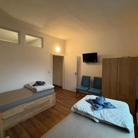 Frisch Sanierte In Apartman *